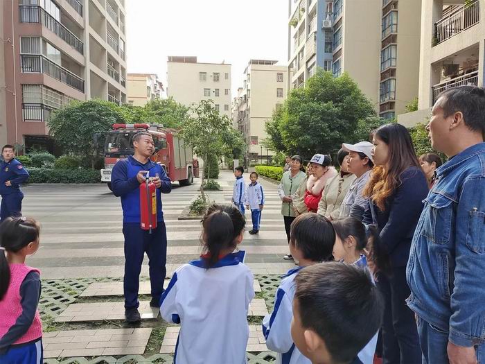 中华社区联合消防大队开展消防安全宣传(700).jpg
