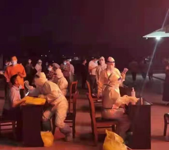 核酸检测现场照片 (2)700.jpg