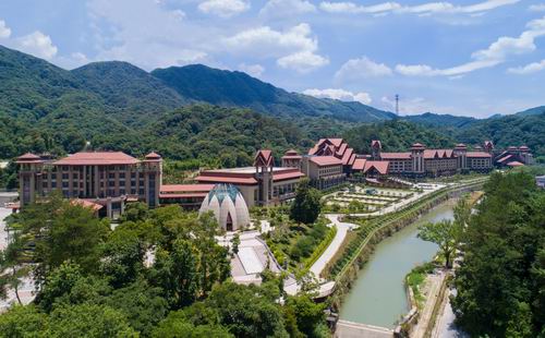 经律论文化旅游小镇.jpg