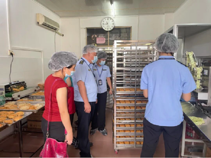 严把月饼生产安全关 守护市民中秋6611（700）.png