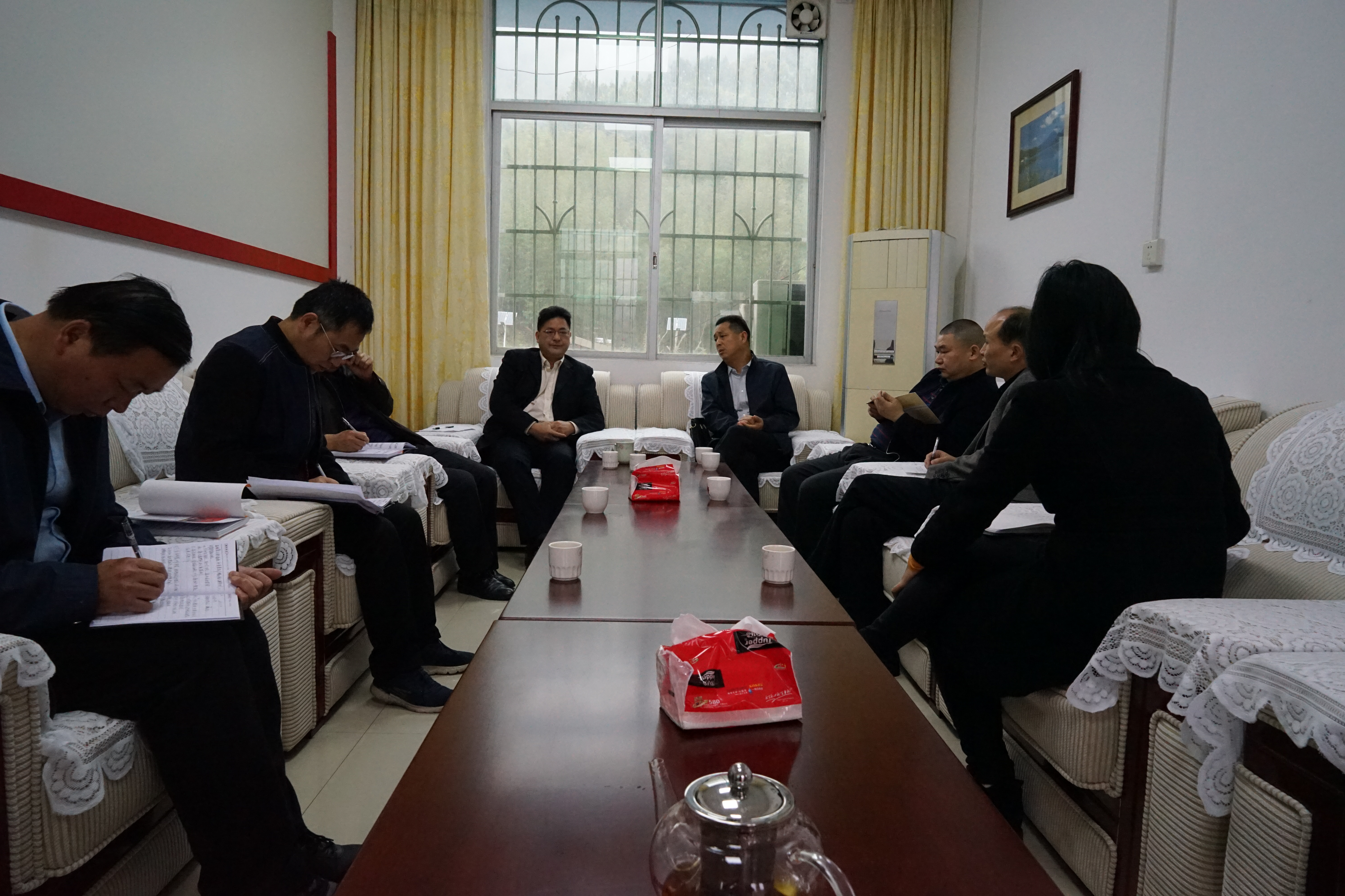 曲江区纪委书记王献军到小坑镇开展党风廉政建设调研工作